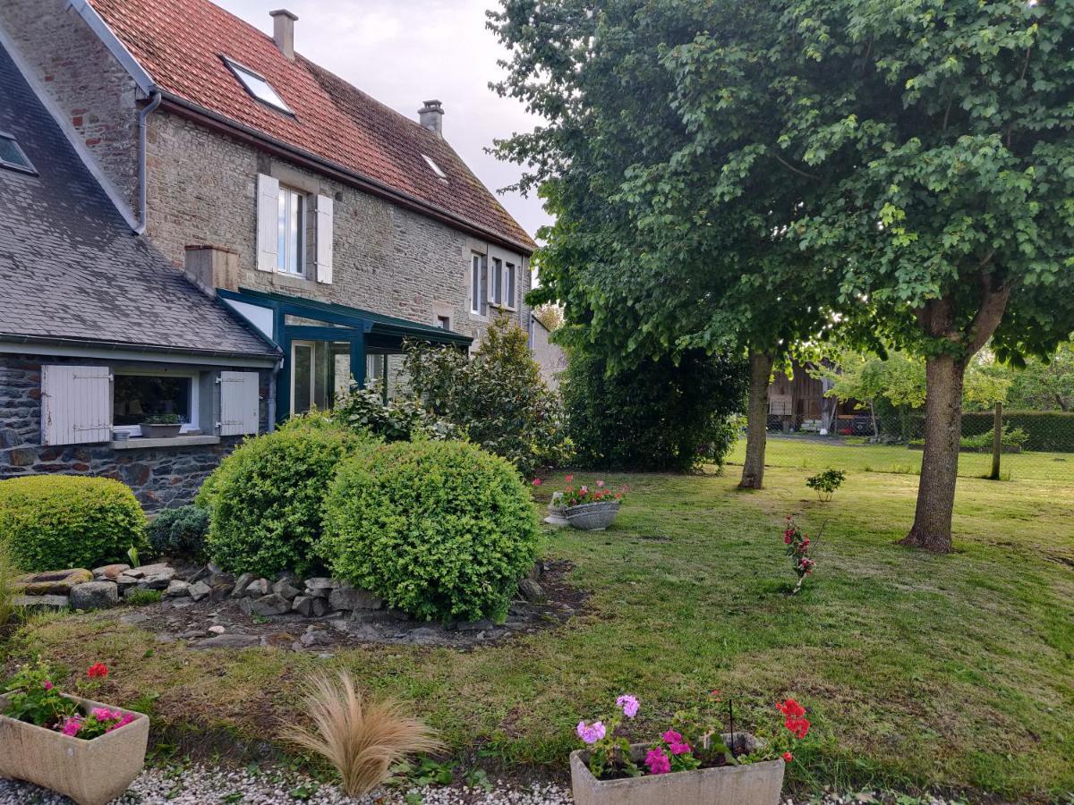 Les Fleurs Du Mont Bed & Breakfast Caux Exterior photo