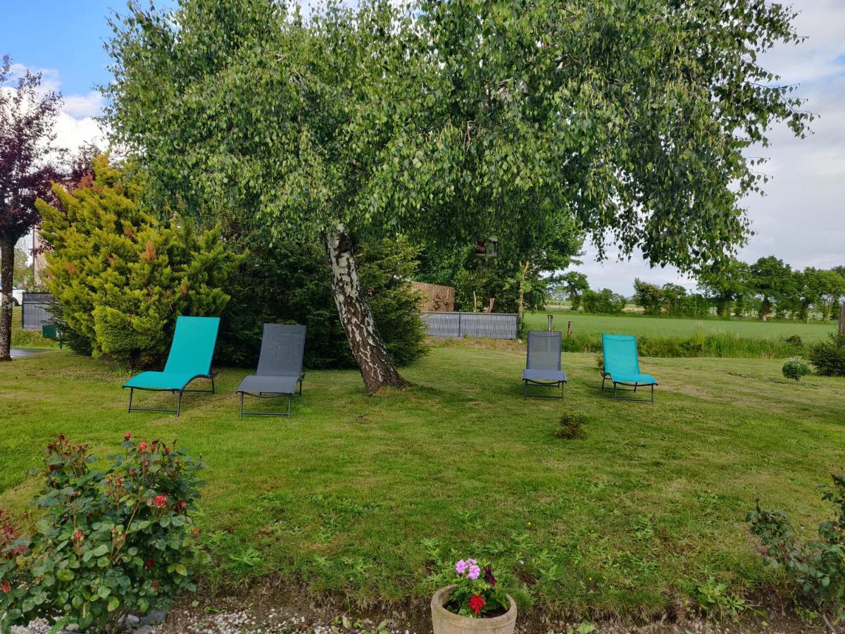 Les Fleurs Du Mont Bed & Breakfast Caux Exterior photo