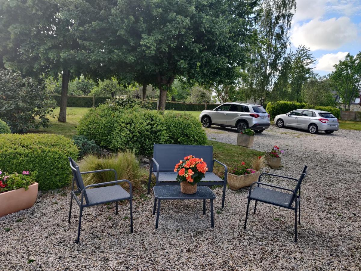 Les Fleurs Du Mont Bed & Breakfast Caux Exterior photo